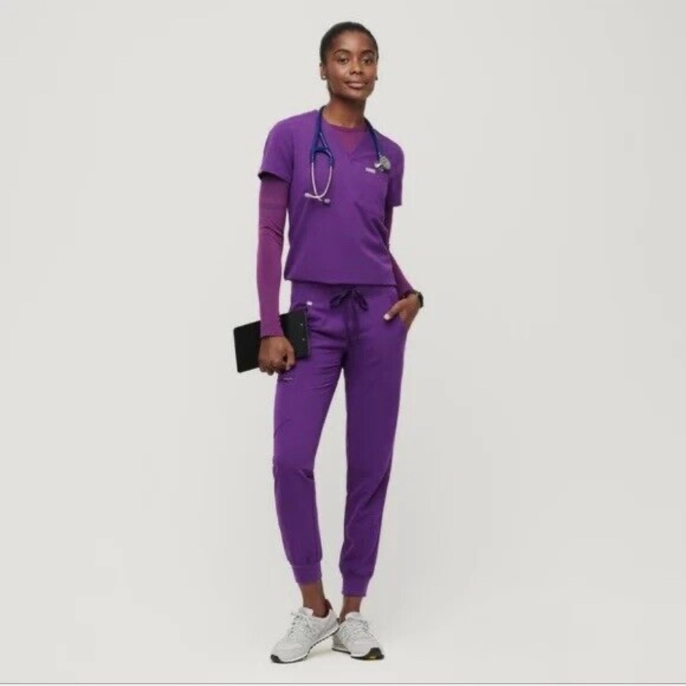 Figs Women's Zamora Jogger Scrub Pants in Digital Grape
